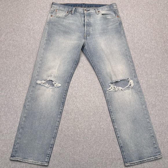 Levi's 501 Jeans Men's 35x30* Higher Mountain Light Wash Distressed Denim - Picture 1 of 10